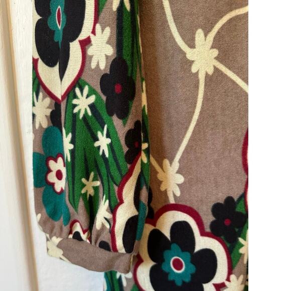 Papaya Grey Floral Retro Dress Women’s Medium 3/4 Sleeve V-Neck Stretch Knit - Picture 5 of 7